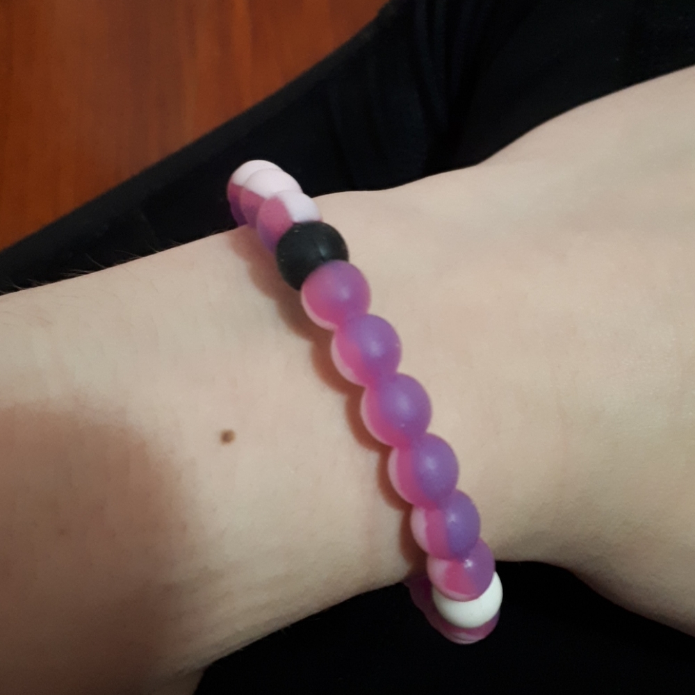 Purple rubber beaded bracelet